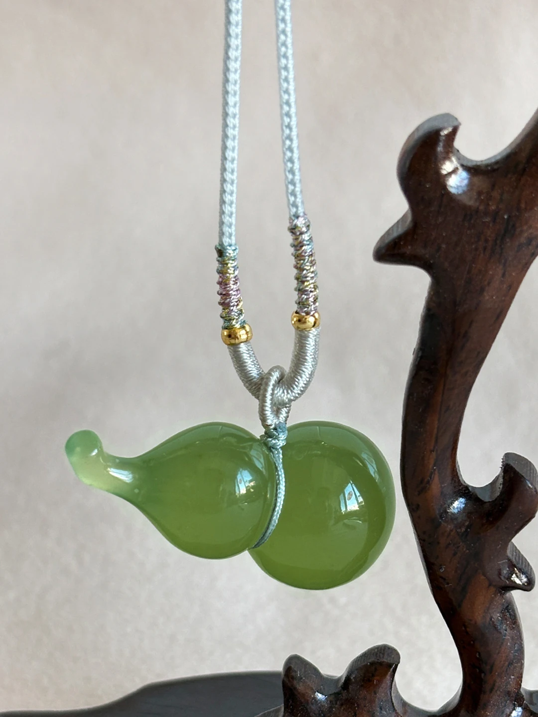 ciondolo-a-forma-di-zucca-naturale-realizzato-in-giada-tipo-«ghiaccio»-gioiello-unisex-simbolo-di-buona-fortuna-e-prosperita-colore-verde-stile-classico