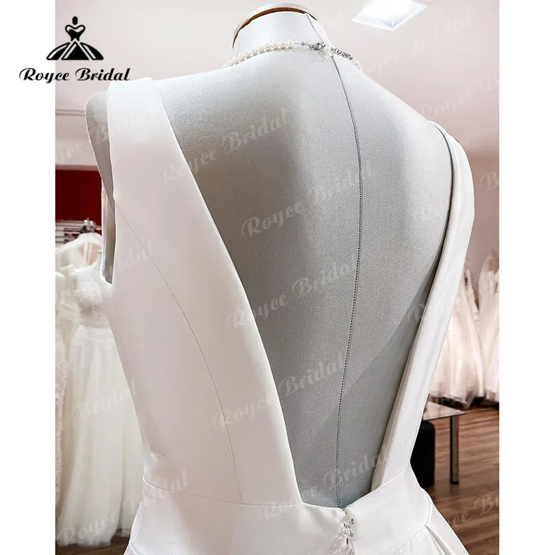 sukienka na wesele Simple V Neck Wedding Dress Satin Backless Sweep Train Sleeveless 2022 robe de mariée Roycebridal Elegant