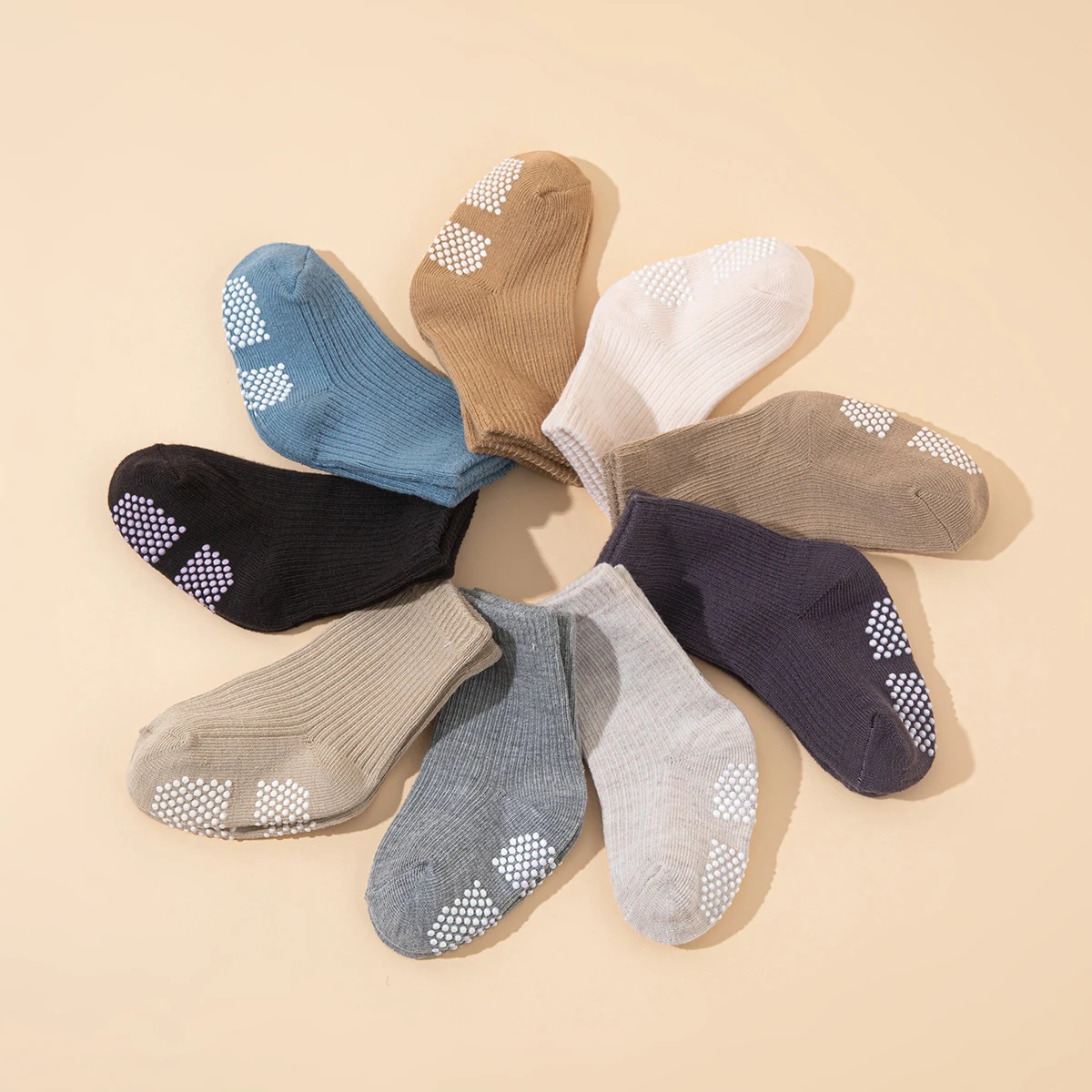 9 أزواج من الجوارب للأطفال الصغار المضادة للانزلاق لتعلم المشي، جوارب بسيطة بلون نقي لمنتصف الساق، مناسبة لكل من الأولاد والبنات.