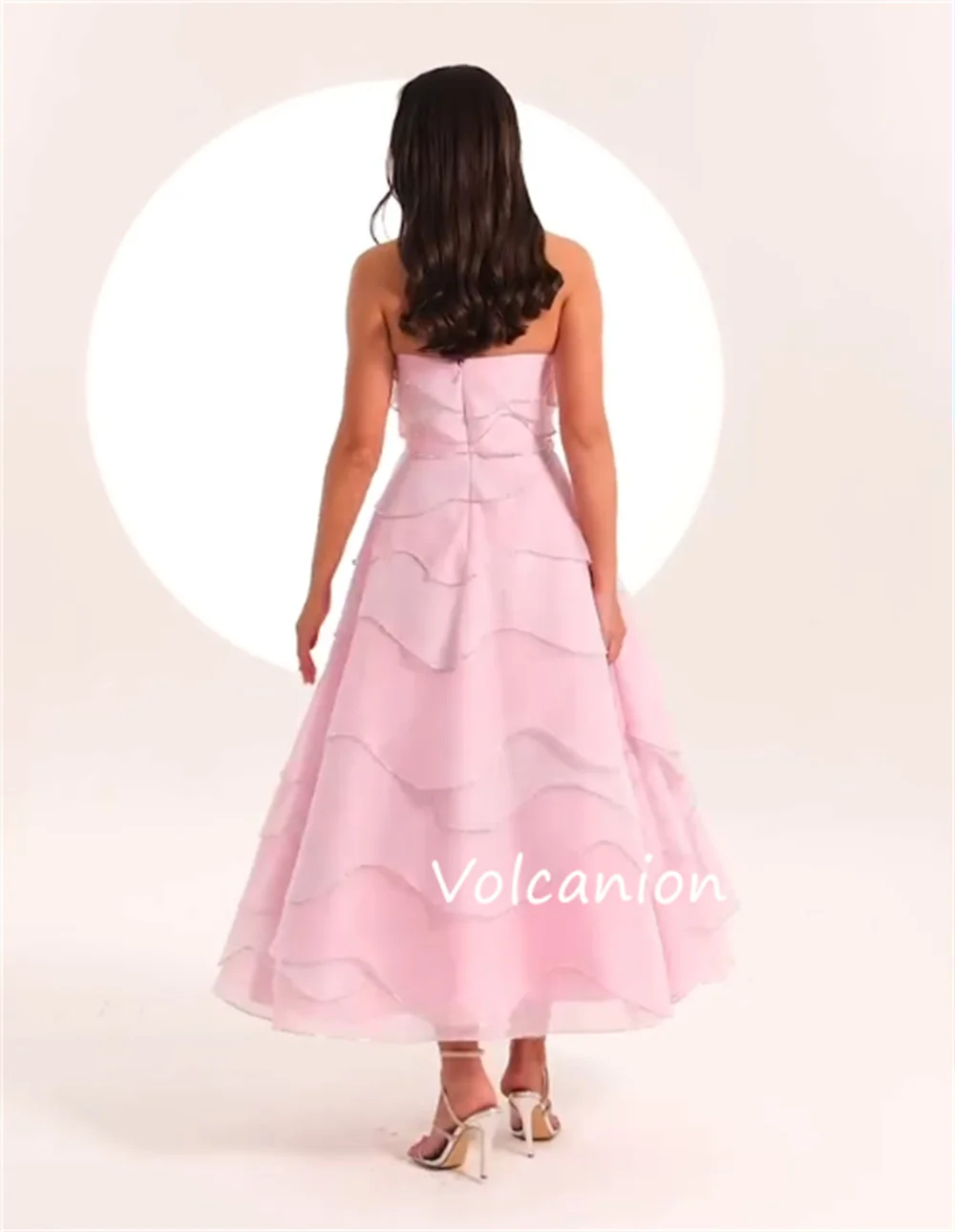 Abiti midi senza spalline increspati a strati in chiffon personalizzati Abiti medi per occasioni su misura per feste casual Taglie semplici disponibili