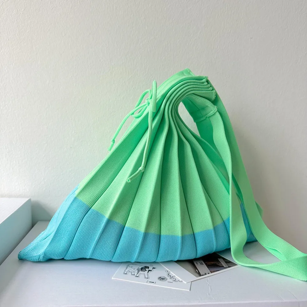 حقيبة يد متماسكة حقيبة تسوق قابلة للطي سعة كبيرة حقيبة كتف قابلة للطي حقيبة صديقة للبيئة حقيبة مطوية بألوان متباينة في الهواء الطلق