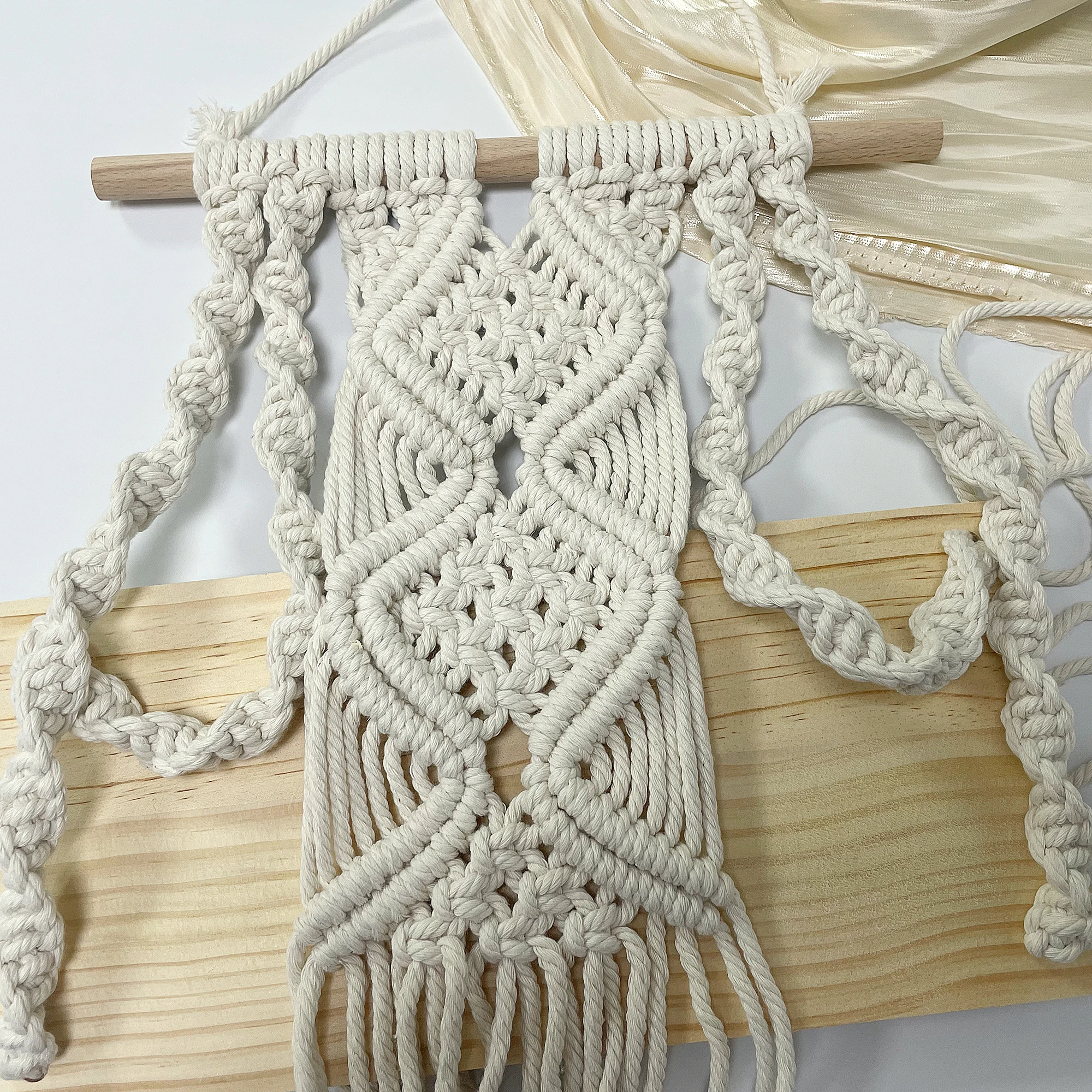 Cotton Rope Hand-Woven Tapestry Wall Hanging Bohemian Wood Shelf Decoration Environmental Protection Material