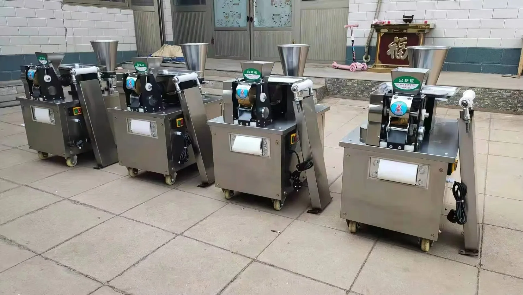 Low Price Automatic Big Empanada Making Machine Pastel Jamaican Patty Machine for Easy Operate