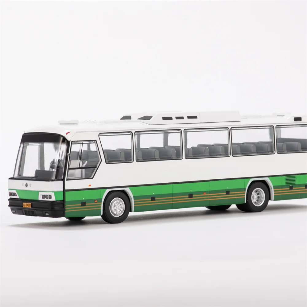 Xcartoys 1/64 North High-grade Luxury Coach Vintage Diecast Toys Classic Model Car Touristry Vehicle For Children Gifts