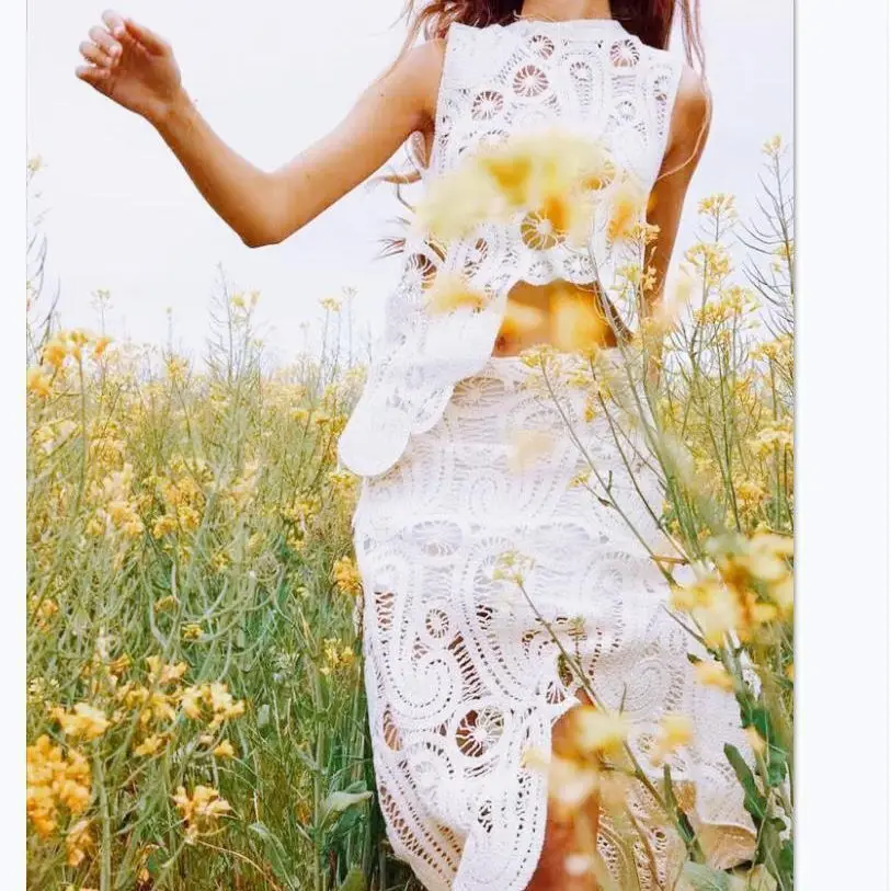 2025 กระโปรงสั้นทําด้วยผ้าขนสัตว์แฟชั่นสตรีพร้อมเสื้อยืดแยกชุด INS