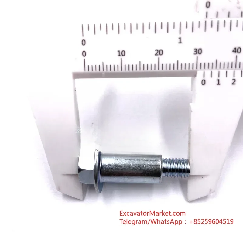 Excavator parts Excavator Accessories for Kubota D1005/D1105/D1305/D1503/D1803/D1703 Engine Valve Chamber Cover Screw