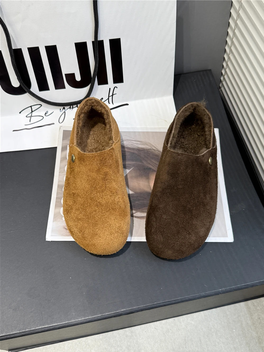 Lockige Flachschuhe aus Lammwollfell, Damen-Baumwollschuhe, warme Winter-Slipper, Damen-Loafer mit Gürtelschnalle, Woll-Mokasins, Damen-Fellstiefel. – Detail 2