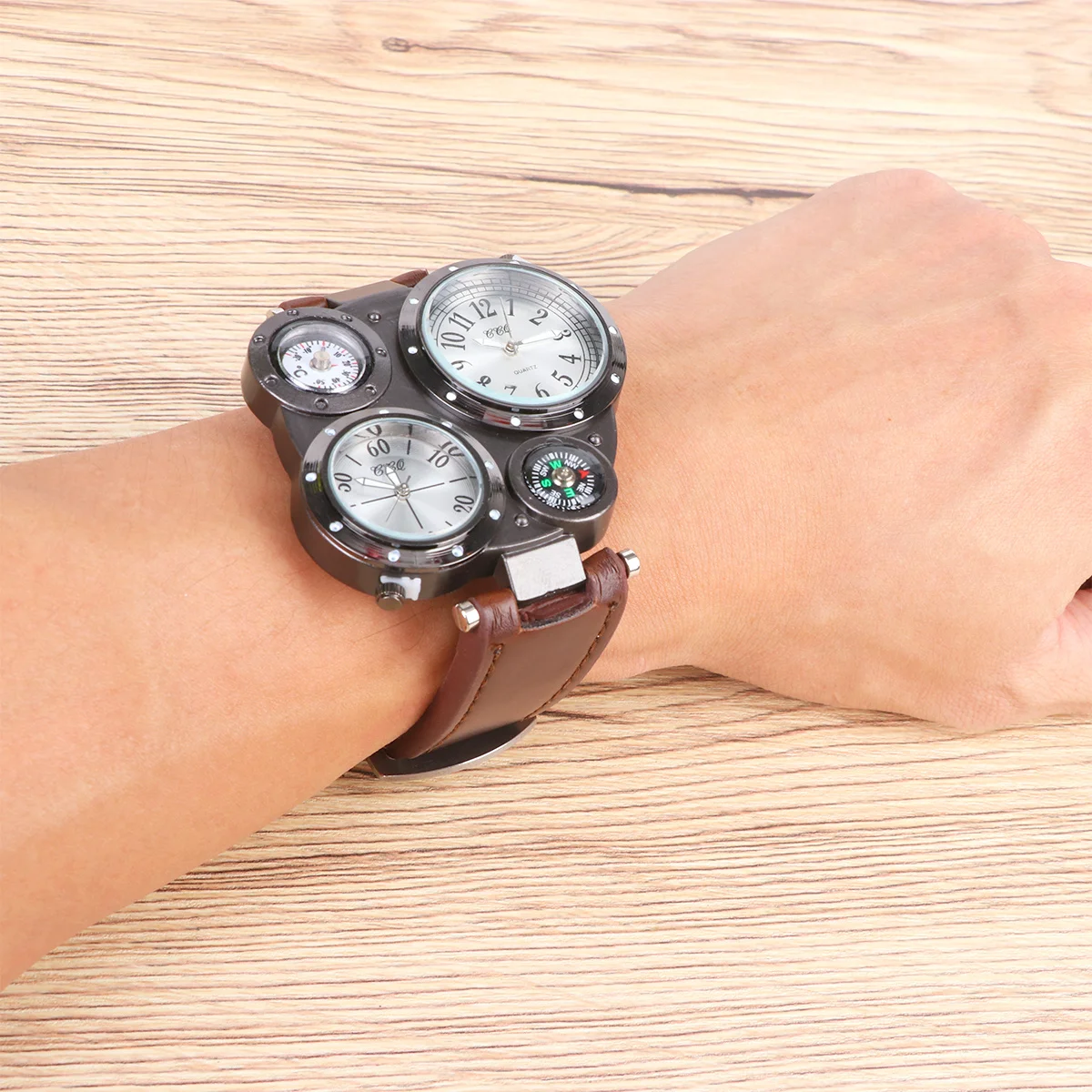 

Кварцевые спортивные наручные часы с несколькими циферблатами и двойным механизмом, черный корпус, глубокий кофейный регулируемый ремешок, компас, термометр для пешего туризма