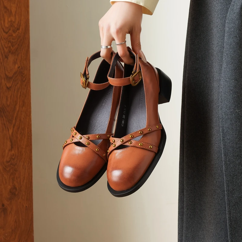 

Women's New Spring and Autumn Genuine Leather Cowhide Metal Rivet Elastic Cross Belt Buckle Middle Heel Fashion Single Shoes