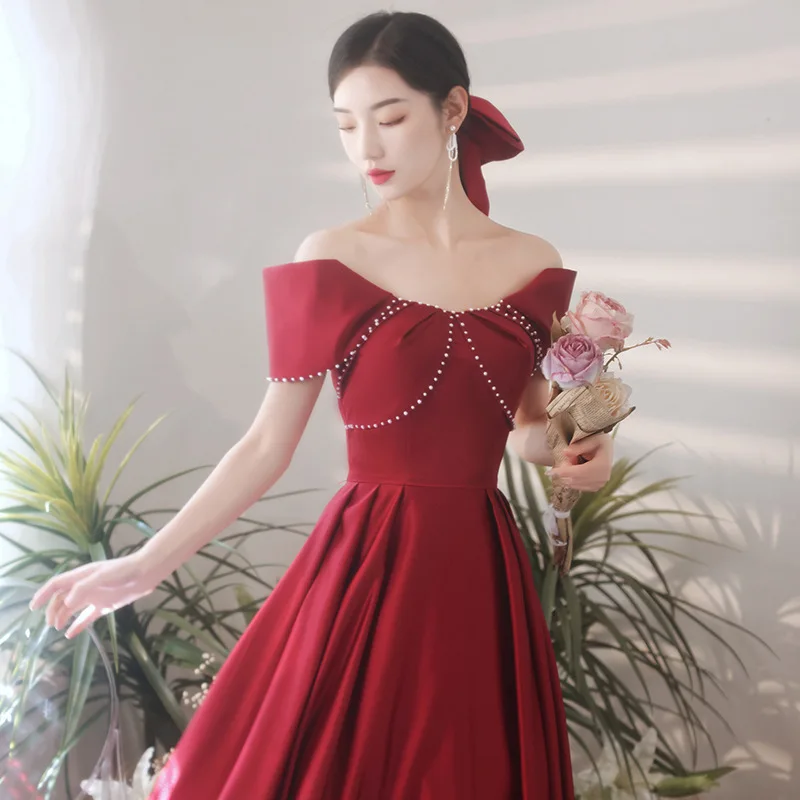 

Off The Shoulder Burgundy Evening Dress Elegant Beading Pearls Lace Up Women Long Prom Dress Formal Banquet Party Gowns