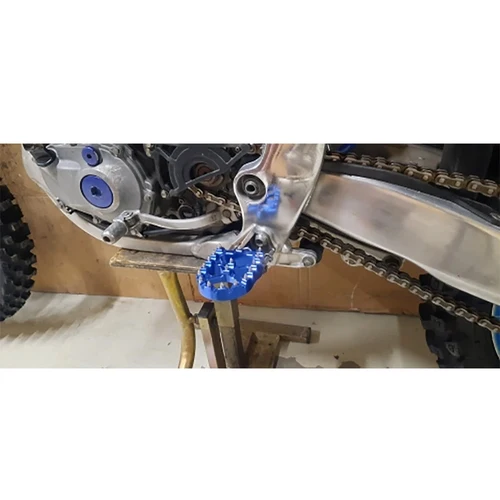Imagen 2 del producto Reposapiés CNC para motocicleta, pedales para YAMAHA YZ 65 85 125 250 125X 250X 250FX 450FX WR 250F 450F YZF WRF 250 450