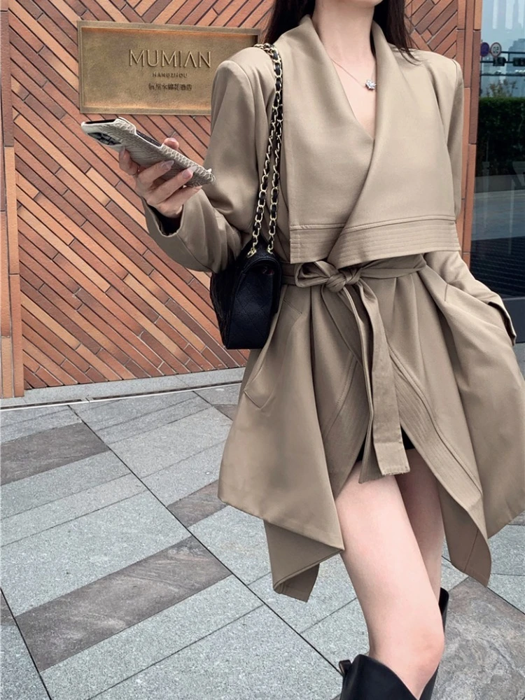 الكورية نمط المرأة خندق معطف 2025 الخريف موضة جديدة وشاح الخصر ربط سترة واقية قصيرة أنيقة فضفاضة صورة ظلية الكاكي سترة #3