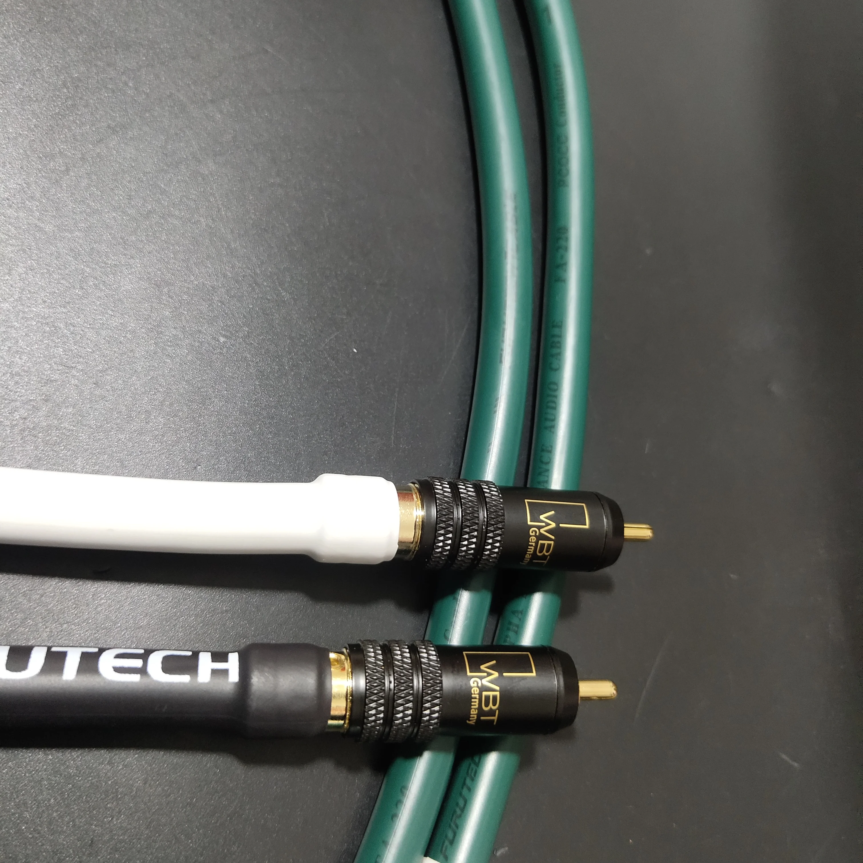 Top quality Furutech Alpha PCOCC conductor Audiophile RCA Audio Cable CD Tube Amplifier lotus line with WBT RCA pulg connect