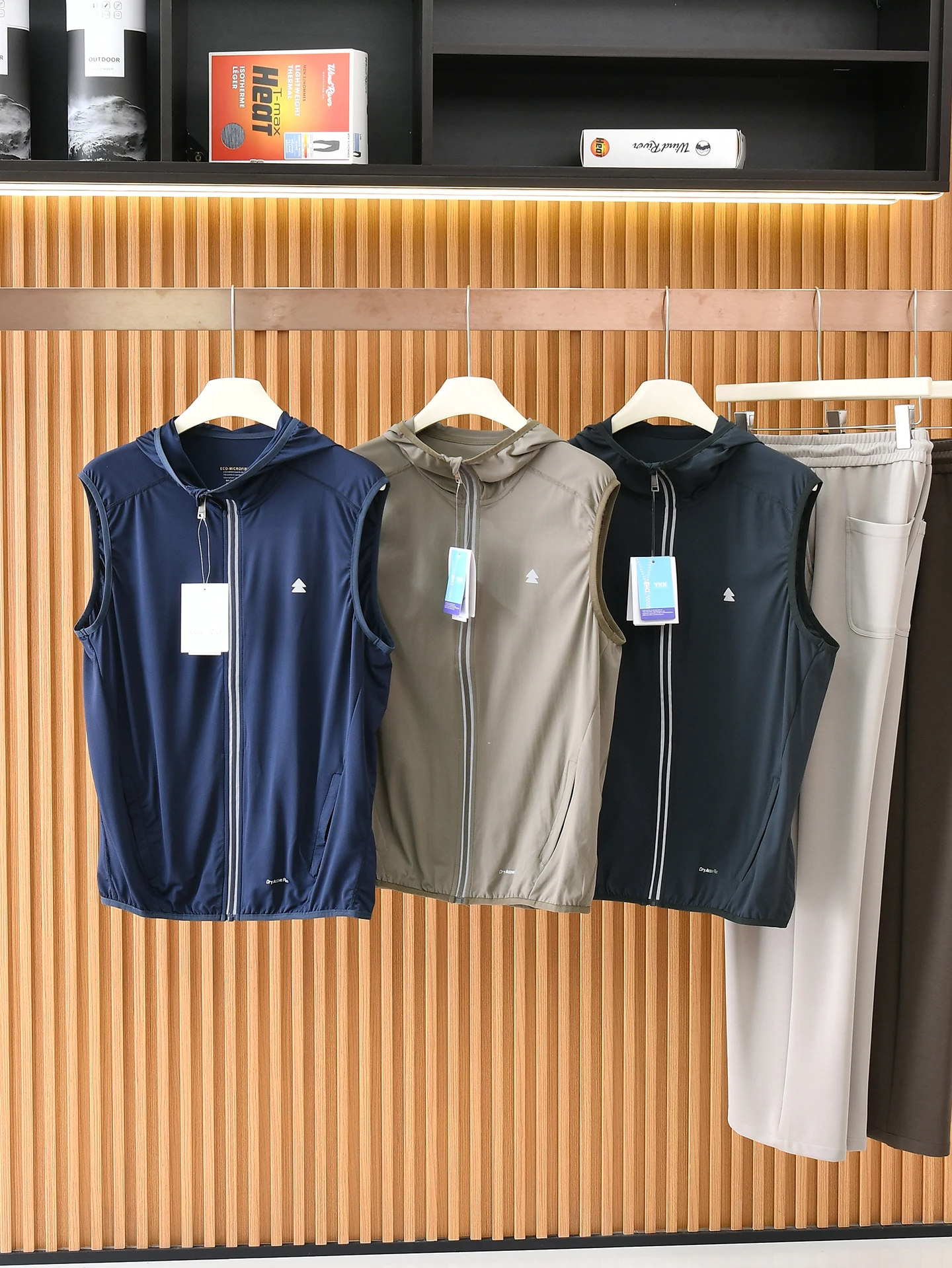 

Men's Summer Outdoor Casual Hat Breathable Reflective Cycling Vest Light Weight Polyester Fiber Zipper Closure Pure Color