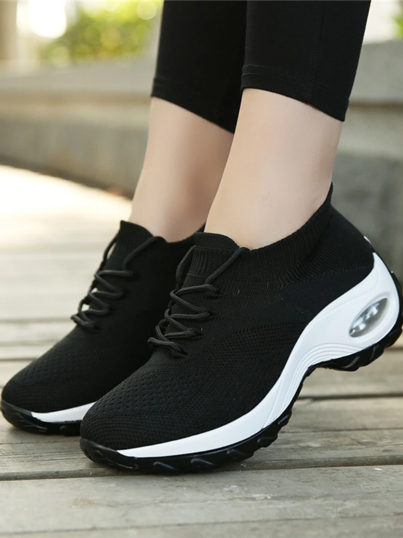 Wiosenne nowe damskie buty do biegania Flying Weave Mesh Sport Casual Lekkie buty do biegania z miękką podeszwą