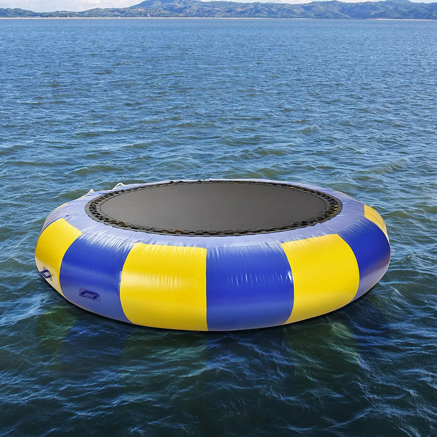 Opblaasbare watertrampoline 0,9 mm PVC waterspringbed Springtrampoline Word gratis een pomp