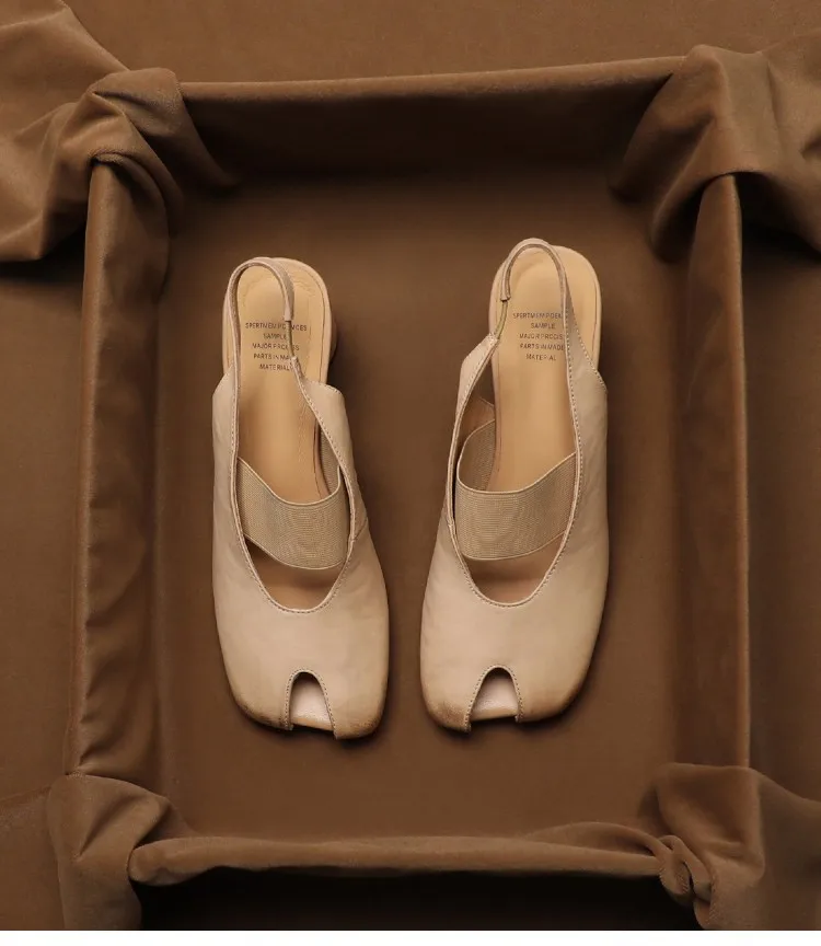 SHOEBOX French Elegant One-Piece Leather Toe Cap Sandals for Women in the Summer of 2026, Retro Thick Heel High-Heeled Shoes