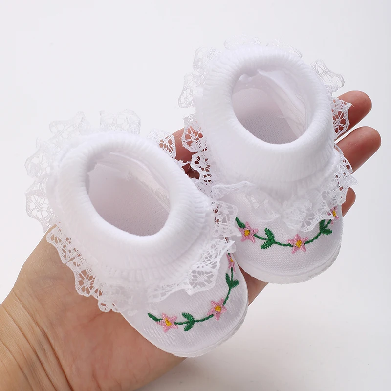 Spring and Summer Newborn Bed Shoes With Comfortable Cloth Soles For Learning To Walk