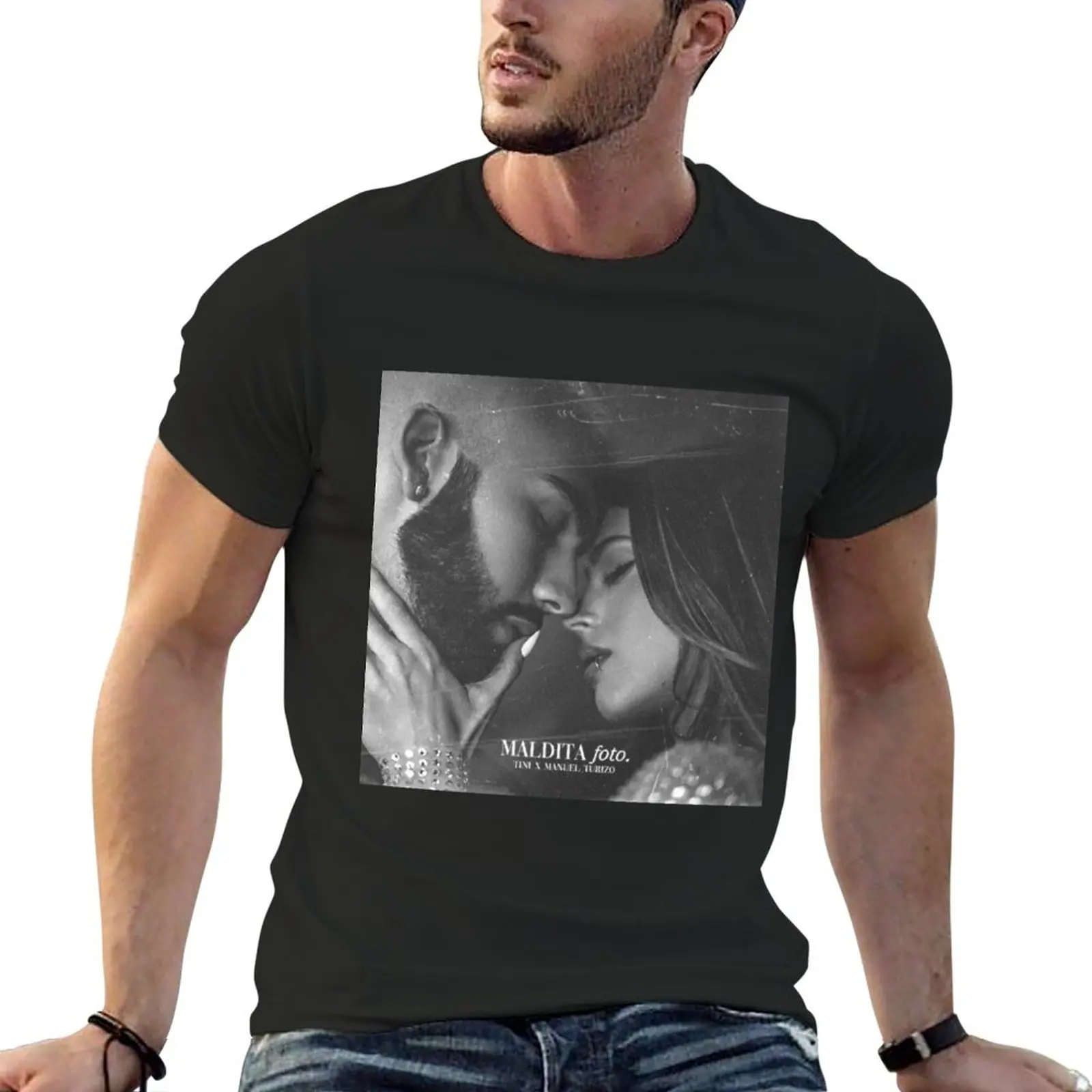 New TINI, Manuel Turizo - Maldita foto T-Shirt T-shirt short tees mens t shirt