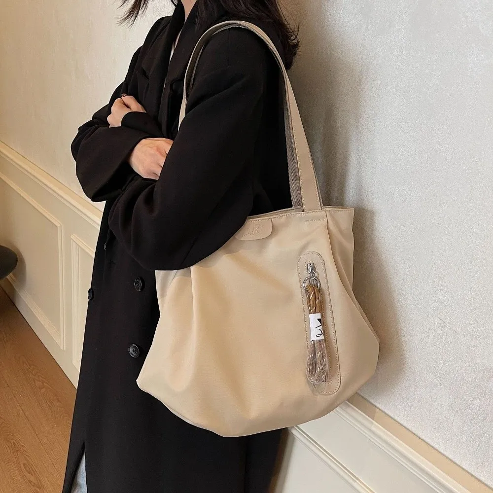 

Simple Portable Tote Bag Large Capacity Fashion Shoulder Bag Commute Zipper Pleated Handbag Outdoor