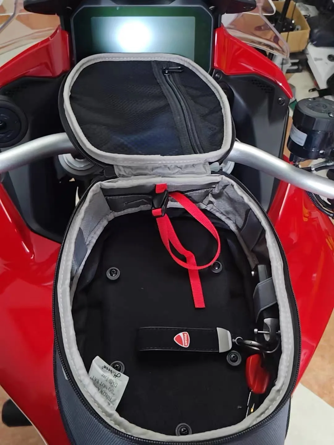 

Fuel Tank Bag For DUCATI MONSTER 950 937 821 797 SuperSport 939 950 848/EVO Motorcycle Waterproof Racing Luggage Bags Tanklock
