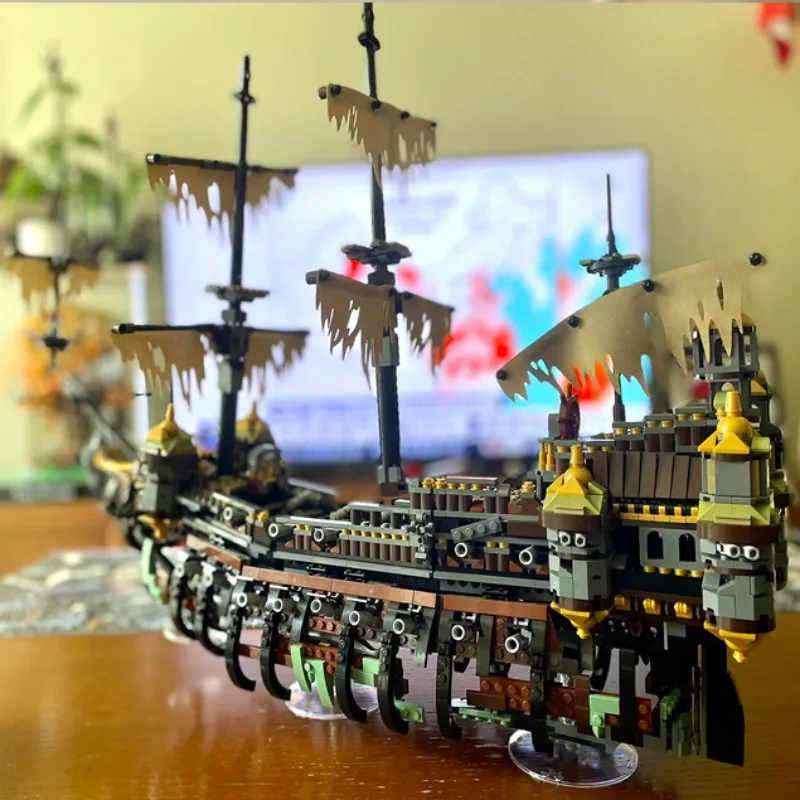 

Movie MOC 71042 Pirate Ship Caribbean Silent Mary Pirates Model 2294PCS Building Blocks Brick Puzzle Toys for Children Kids Gift