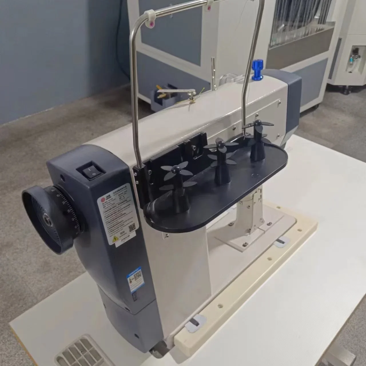 Cementing Machine For Compounding Feed Shoes In Leather Industry MT571 Automatic Cylinder Bed Leather Shoe