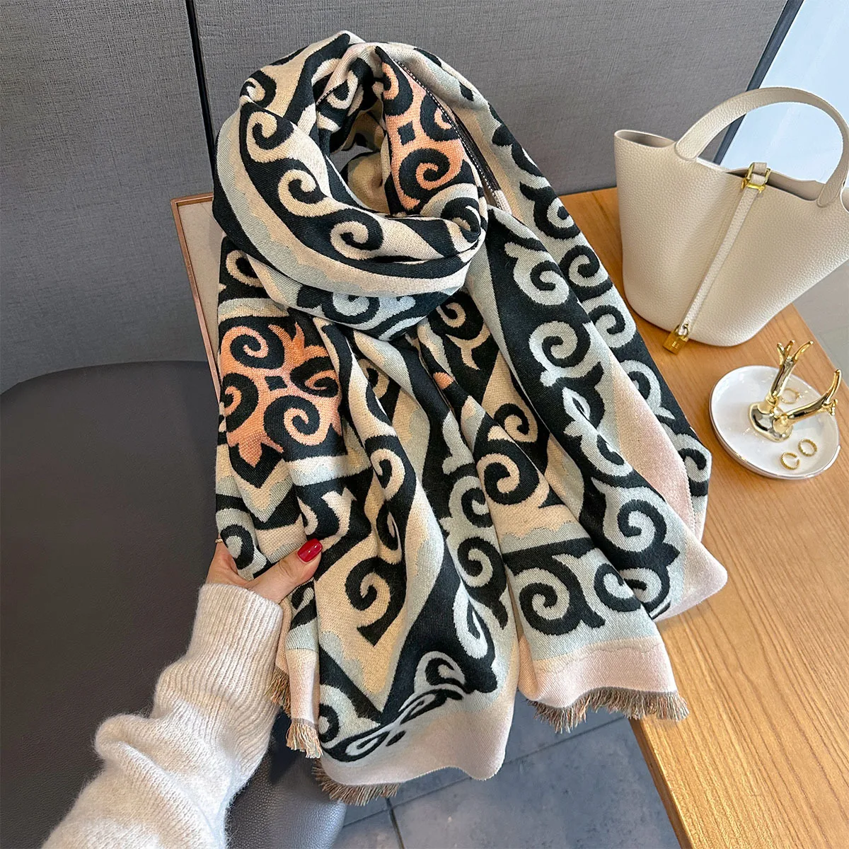 

Cashmere Scarves New Simple Retro Scarf Luxury Designer Autumn Winter Women Thick Warm Shawl Wrap Poncho Echarpe Foulard Stoles