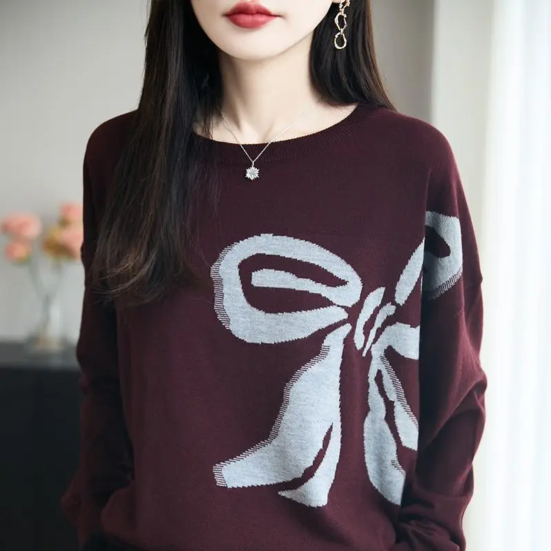 Modischer Jacquard-Pullover mit Schleife für Herbst und Winter. Neues inneres Rundhals-Bottom-Shirt. Vielseitiger und eleganter Pullover