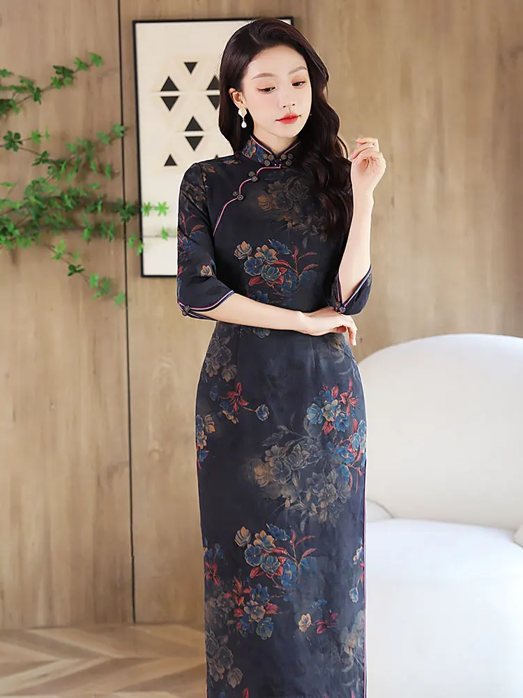 

Шелк Ele средней длины с сахами семи четвертей. Настоящий шелк ручной работы. Шелк Xiangyun от un в классическом синем глаз.