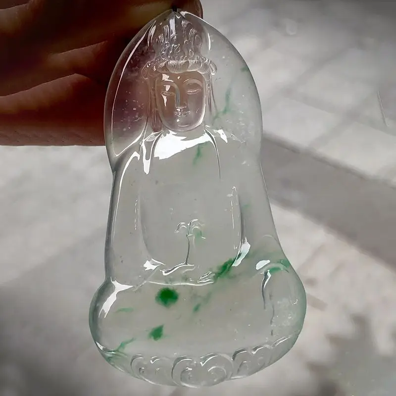 Jade and stone carving, ice-type quartzite jade, green and free, Guanyin jade pendant for women