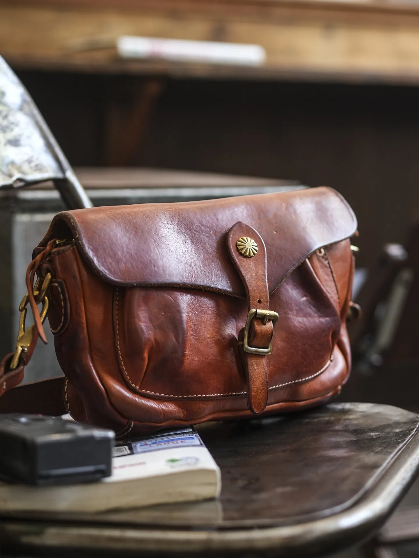 fashion casual weekend outdoor genuine leather men's messenger bag vintage designer handmade real cow leather shoulder bag