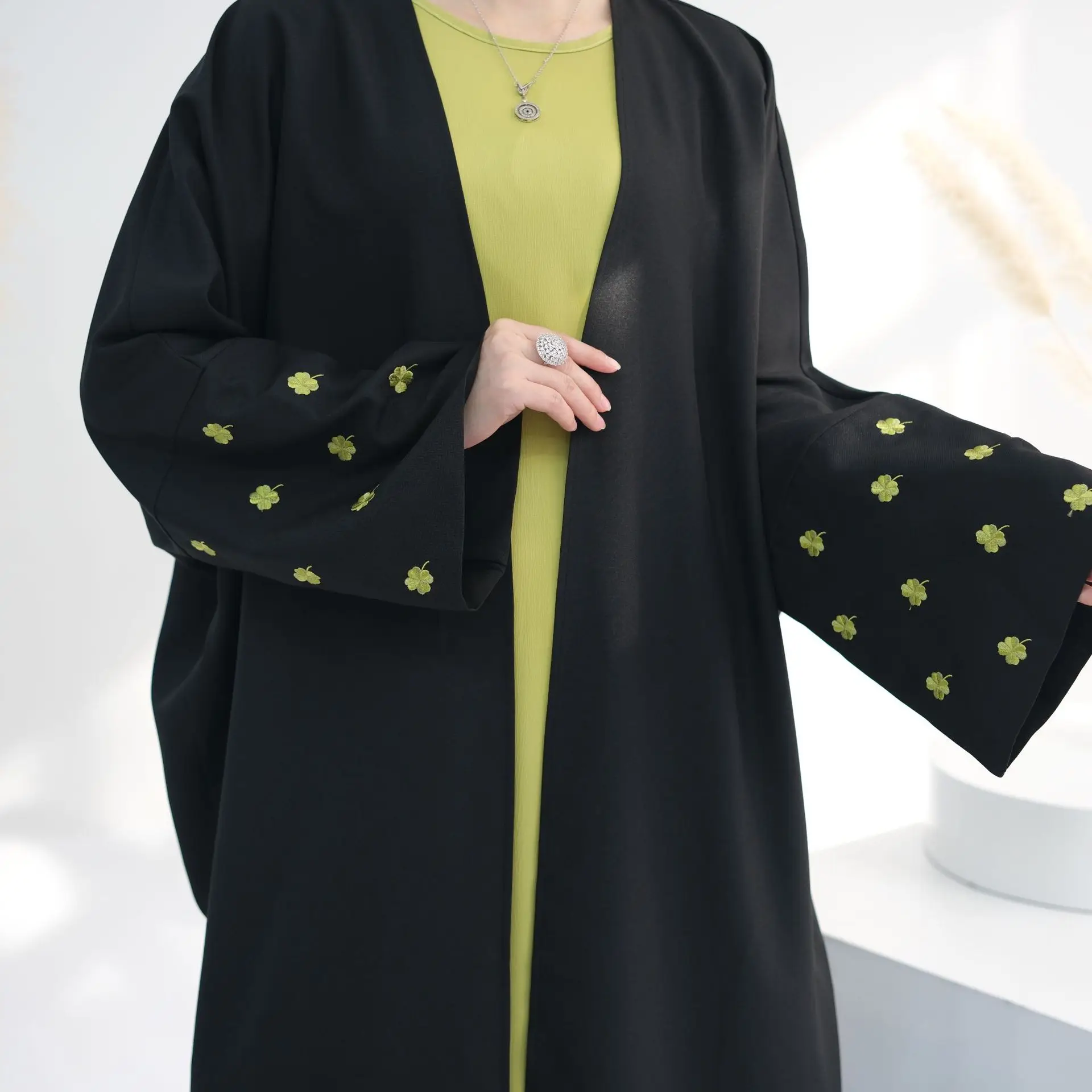 2024 Ramadan Muslim Women Abayas Four Leaf Clover Embroidery Batwing Sleeve Casual Open Kimono Dubai Turkish Kaftan Eid Black