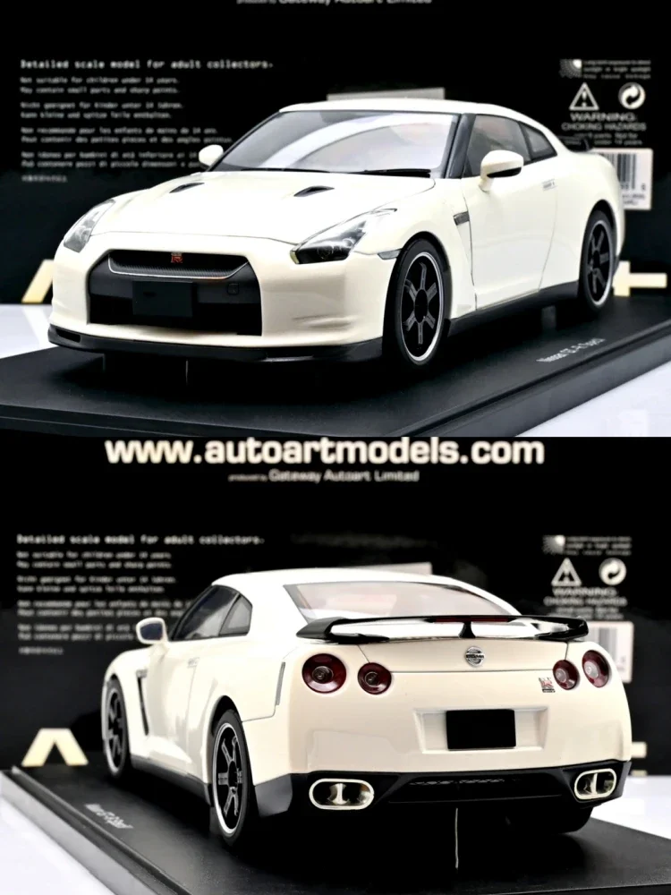 

Autoart 1:18 GTR R35 SPEC-V White JDM Alloy Fully Open Simulation Limited Edition Alloy Metal Static Car Model Toy Gift