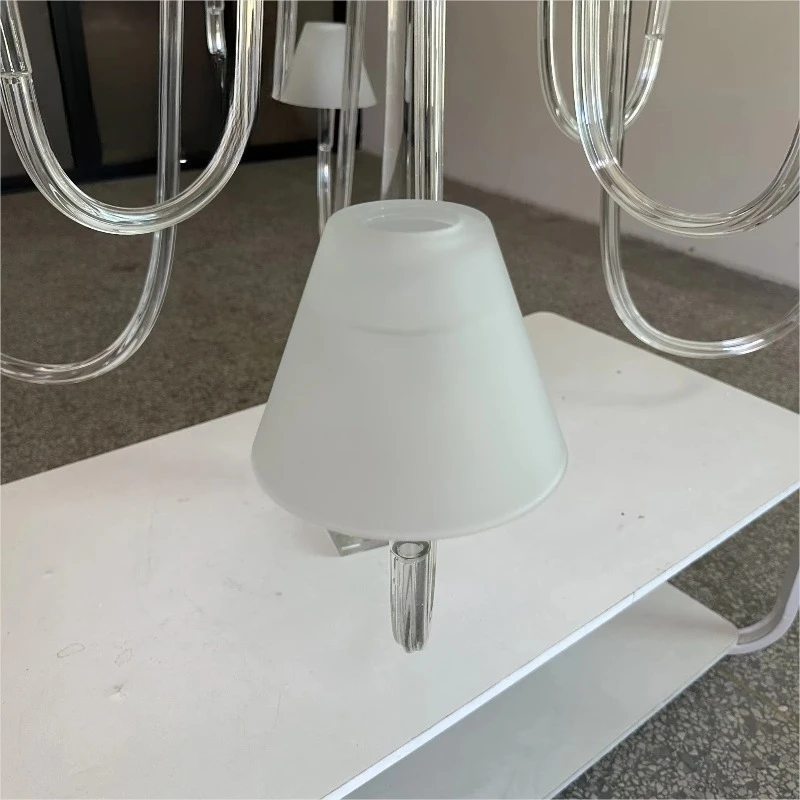 Wunderschöner Kristall-Kerzenständer mit mattiertem Lampenschirm