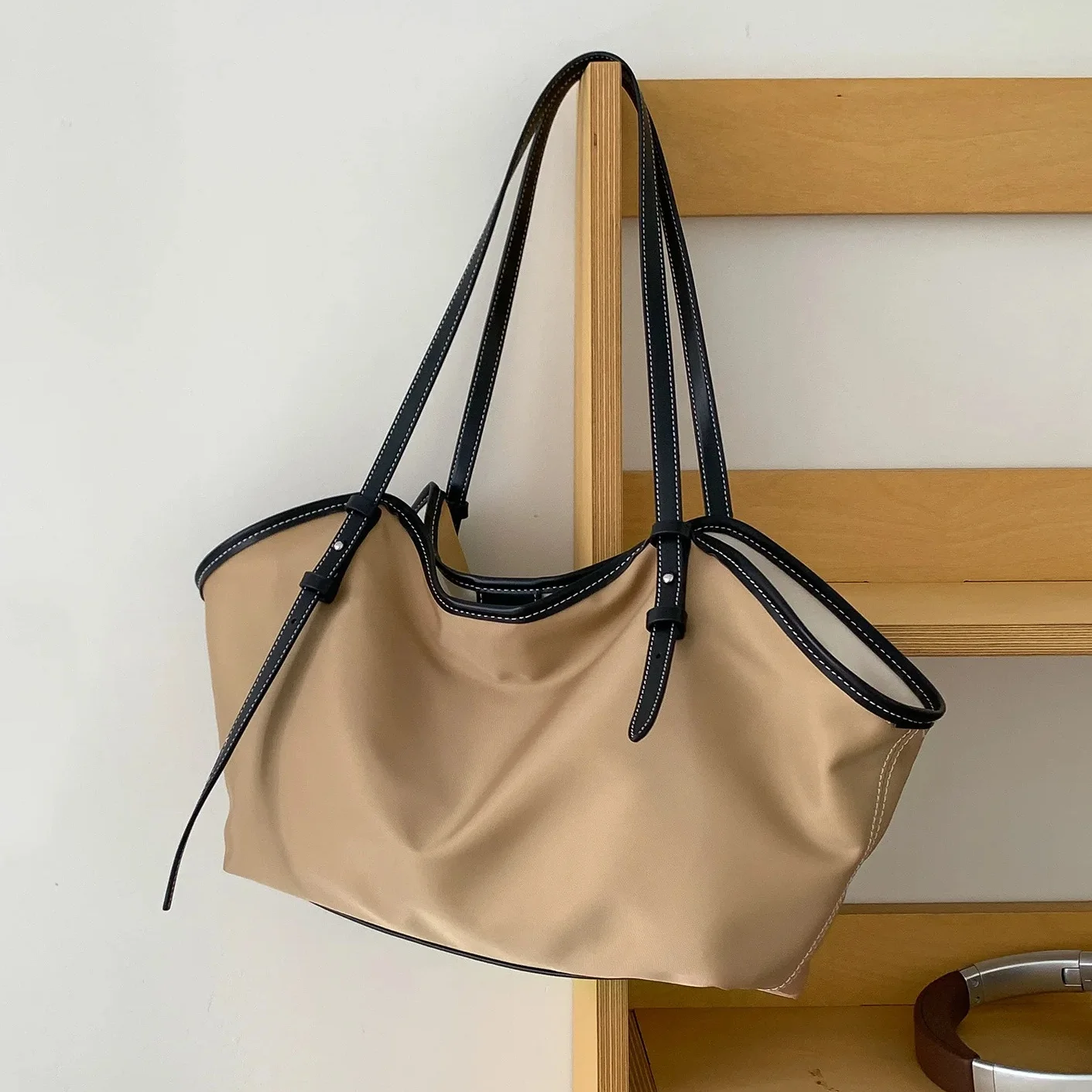 

Nylon women Handbags large Capacity casual Shoulder Bags for Female Travel big Totes Commuting ladies Hand Bag bolsa