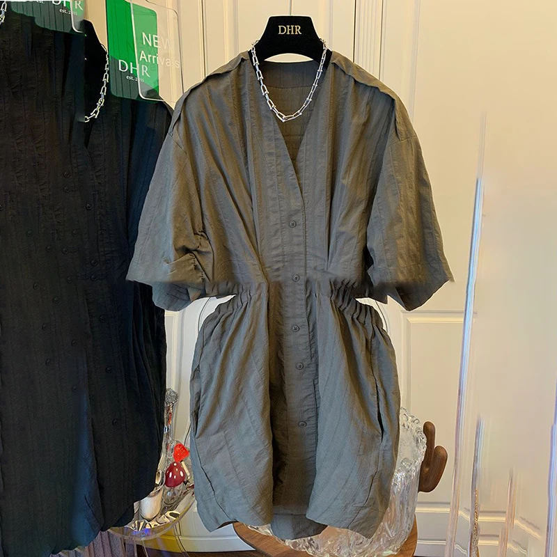 

Fashionable design, revealing waist, stylish shirt skirt, women's 2024 summer couture, casual V-neck short sleeved dress