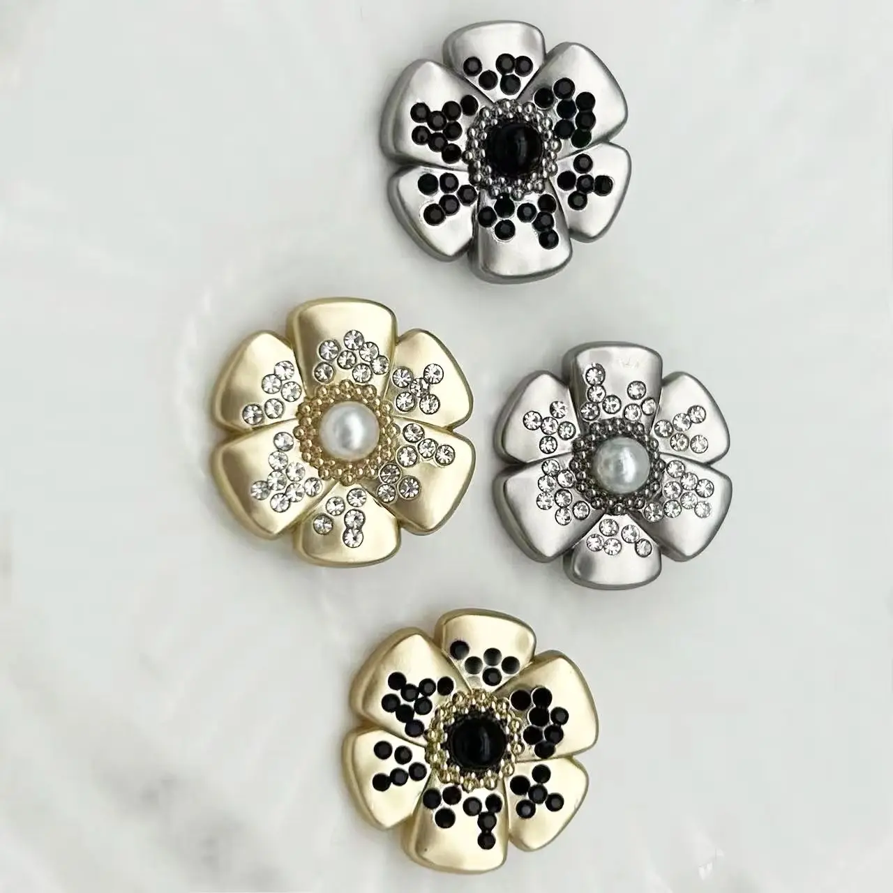 10PCS/Lot Autumn Winter New Designer's Flower Metal Diamond Button For Weed Sweater Knit Jacket Decorative Buttons Carfts