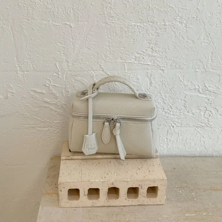 

Women's Grained Leather Lunch Box Bag 2026 New Arrival Vintage Trunk Style Versatile Handbag Crossbody Purse