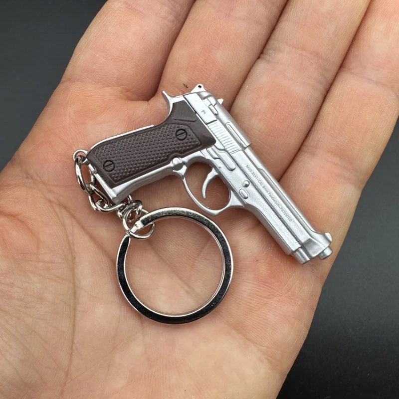 Mini m92f M1911 Small Gun, Metal Keychain, Creative Pendant Simulation Pistol Model