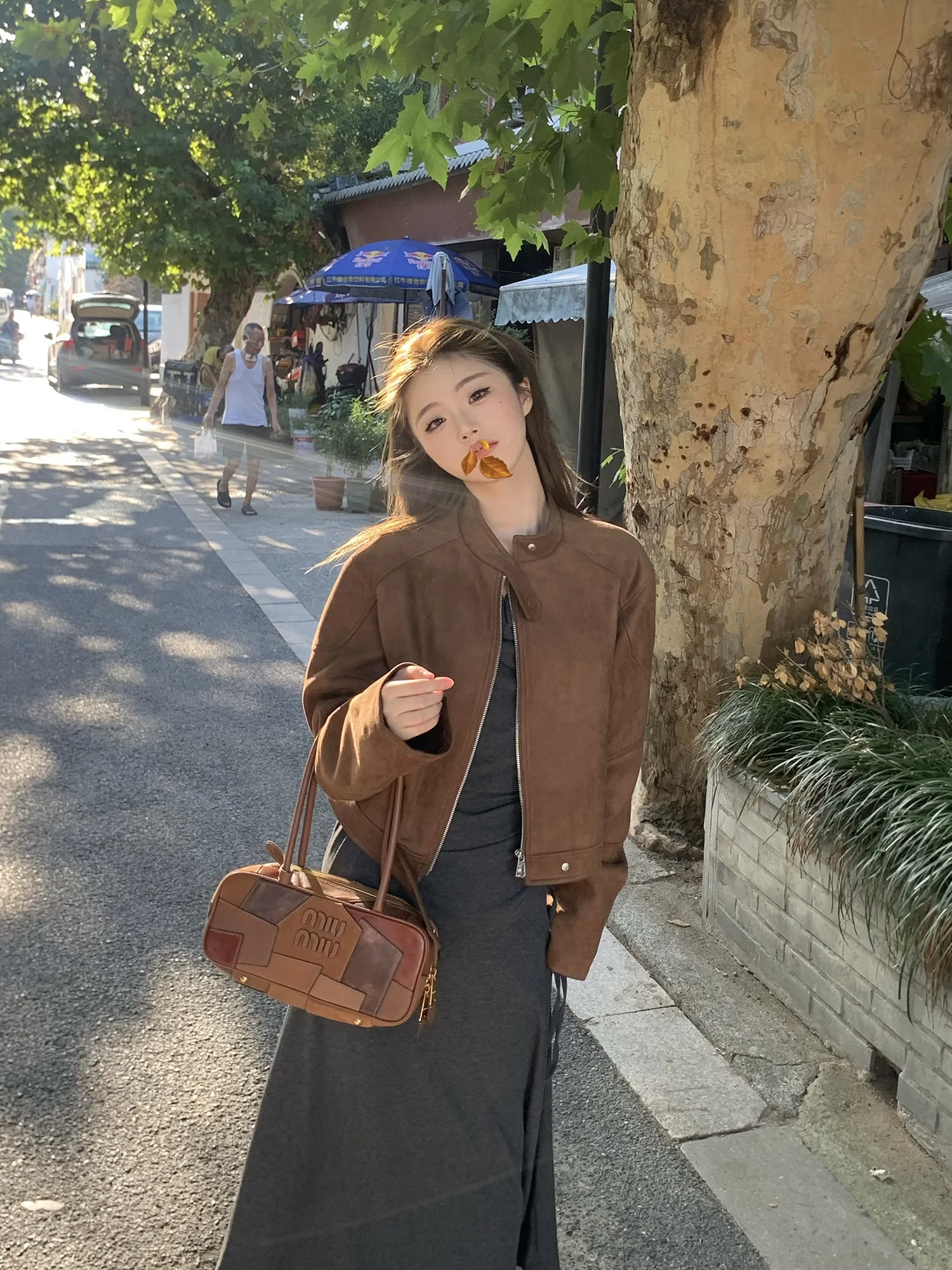 

Ретро-куртка из замши для женщин, весна-осень, свободного кроя, приталенная, топ, удобная одежда из полиэфирного волокна, на молнии...