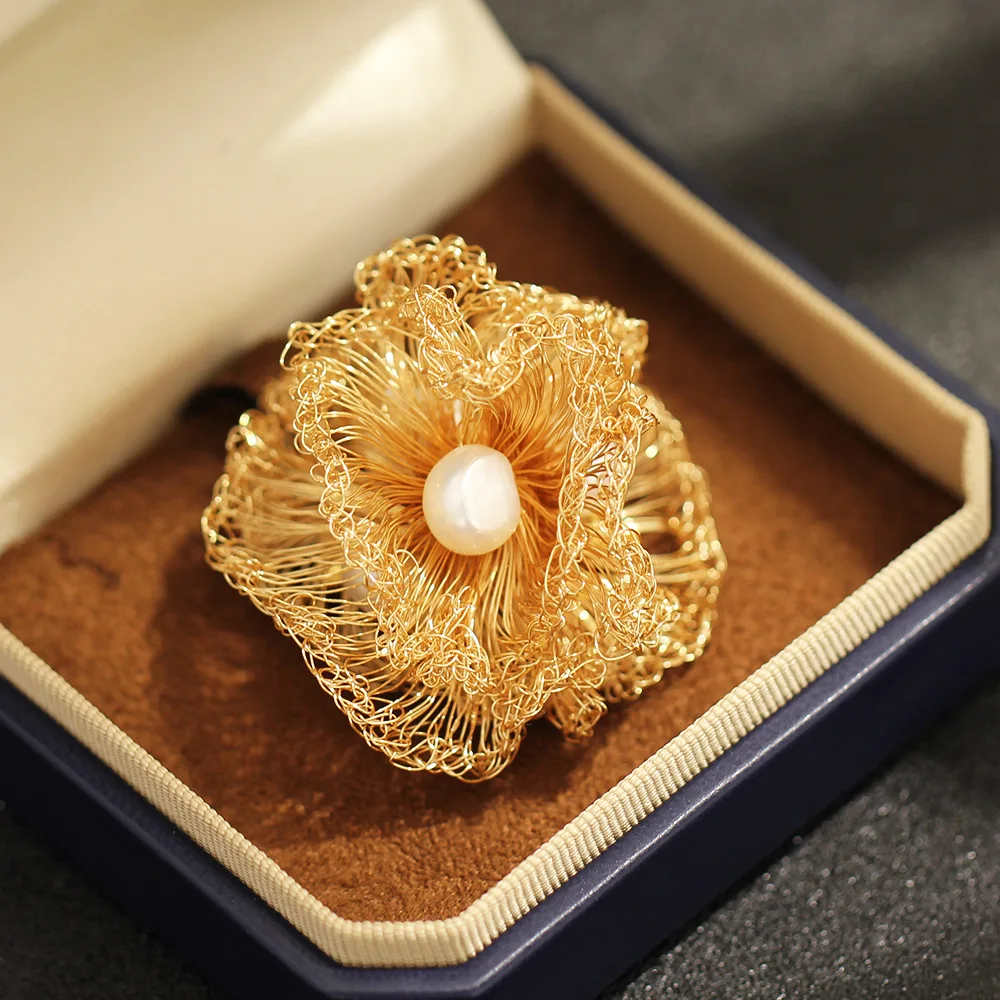 High end Handmade Crochet Three-dimensional Multi-layer Petal Brooch Elegant Freshwater Pearl Brooch Women's Accessories