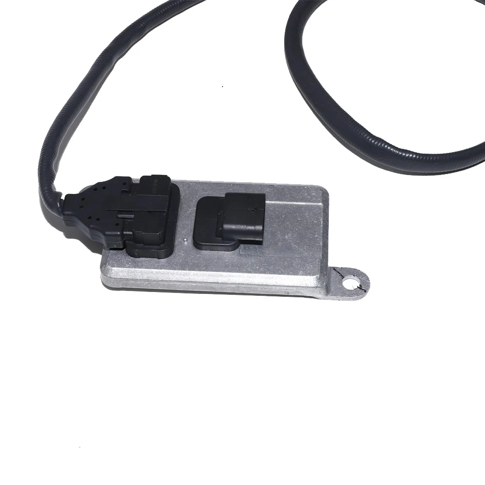 Car NOx Oxygen Sensor For IVECO OEM 5WK96711C 84414466 Auto Spare Accessory Part Engine
