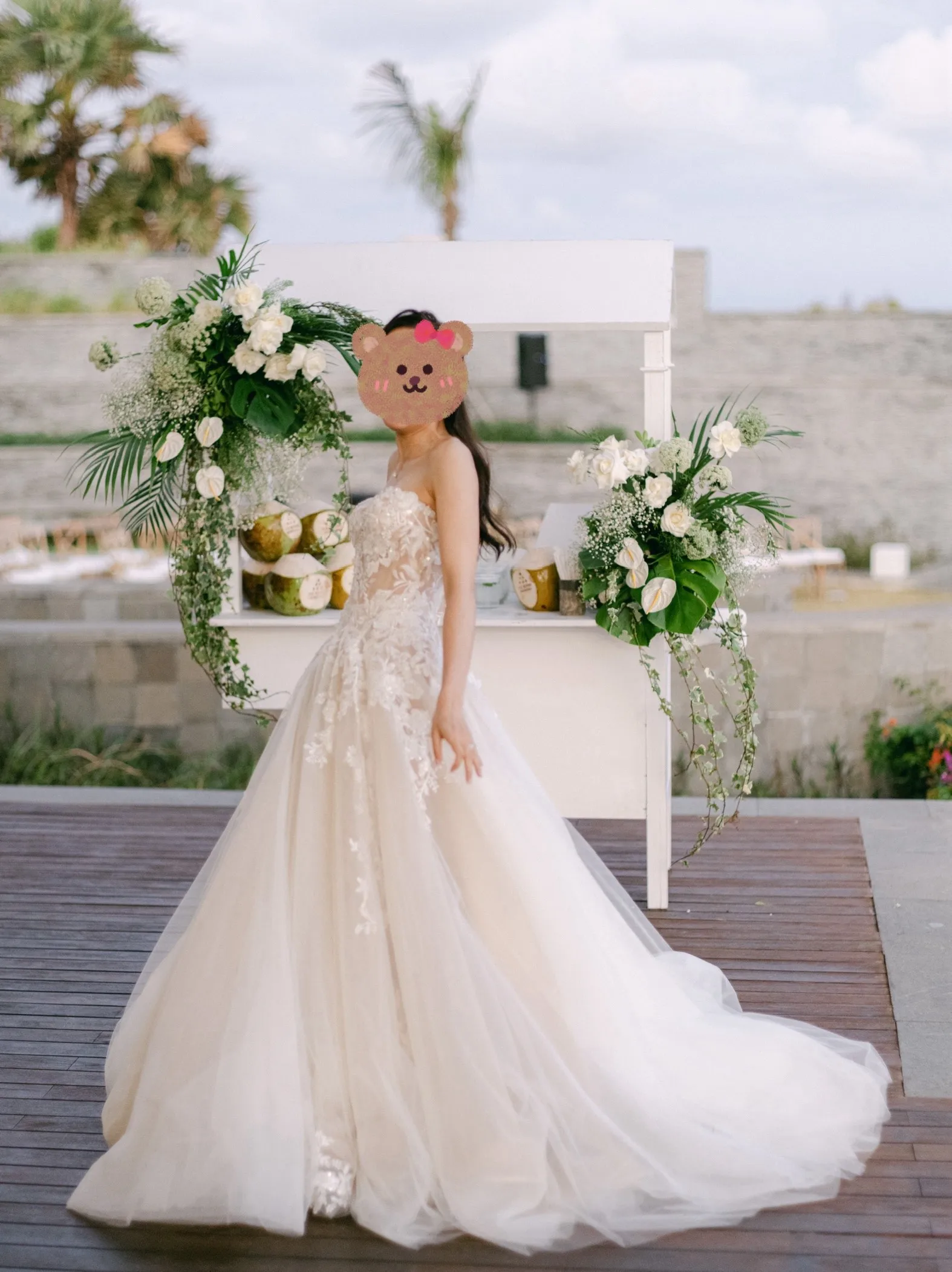 Customized 2026 White Princess Dress With Sweetheart Neckline Backless Shoulder Lace Decal Decoration And Embroidered Yarn Skirt