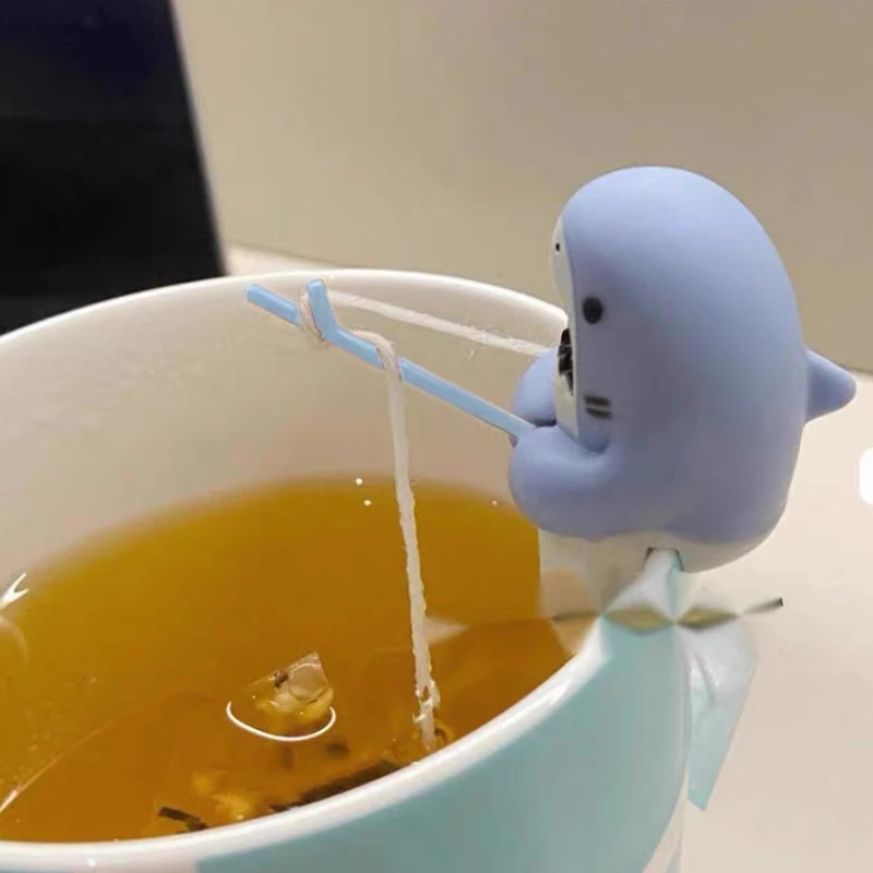 Little Shark Tea Infuser Shark Shaped Cup Edge Hanging Herbal Tea Bag Coffee Filter Diffuser Strainer Reusable Tea Accessories view 3