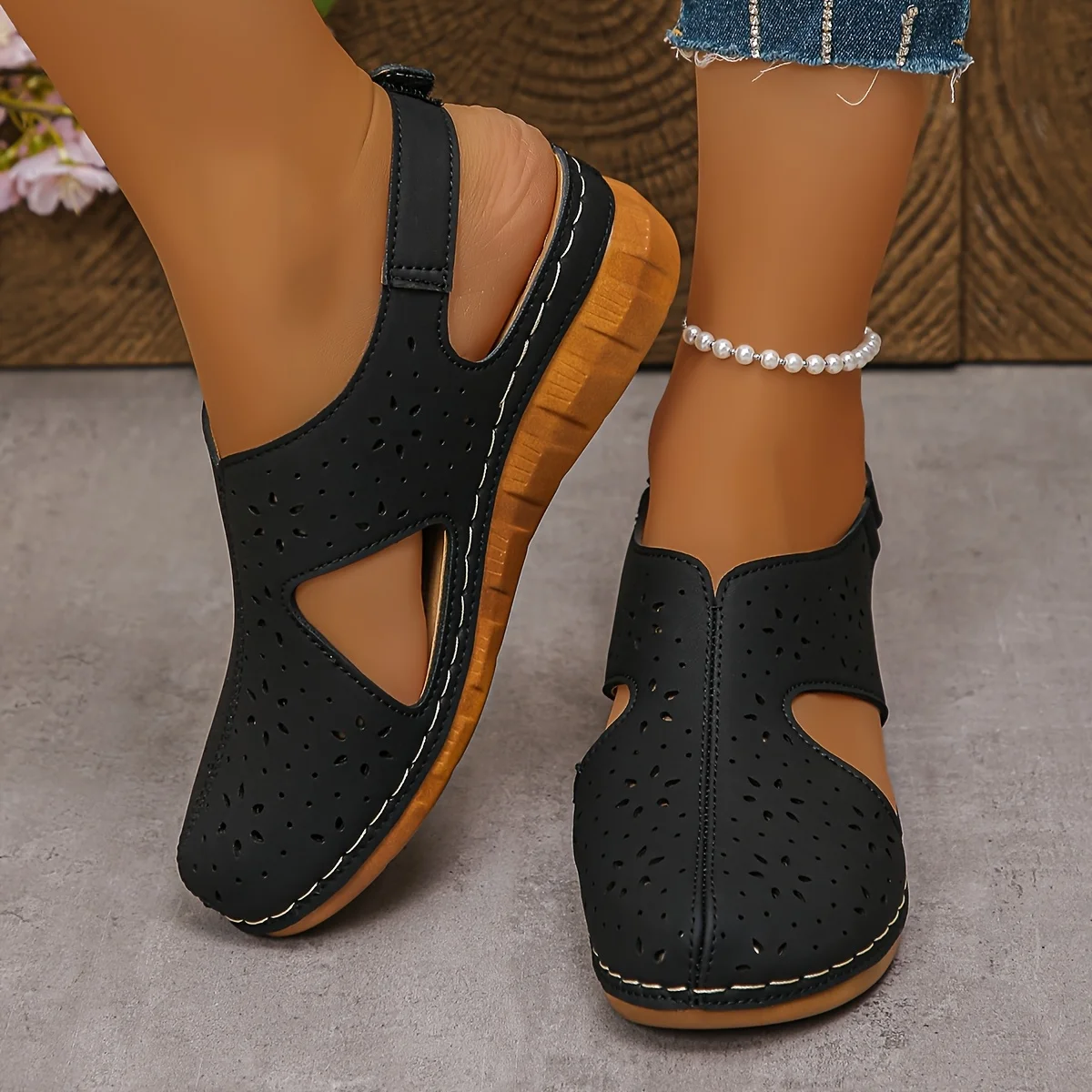 

2025 Summer Large Women's Sandals Hollow Out Breathable Velcro Women's Shoes Thick Bottom Non Slip Casual Women's Shoes