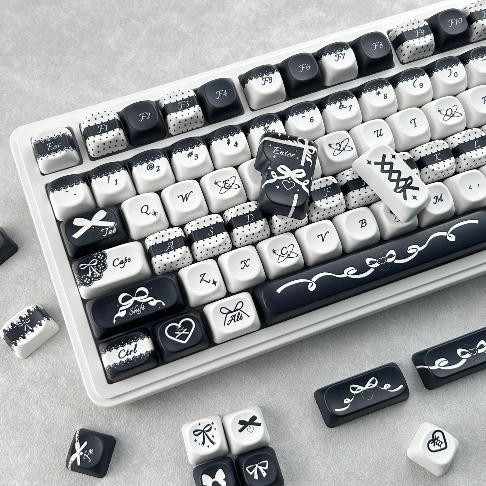 

Колпачки для клавиш MAIMOOO Black White Bow Keycap PBT, кастомные, профиль MOA, круглые, милые, с кружевным бантом, для механической клавиатуры Aula, подарки для девочек