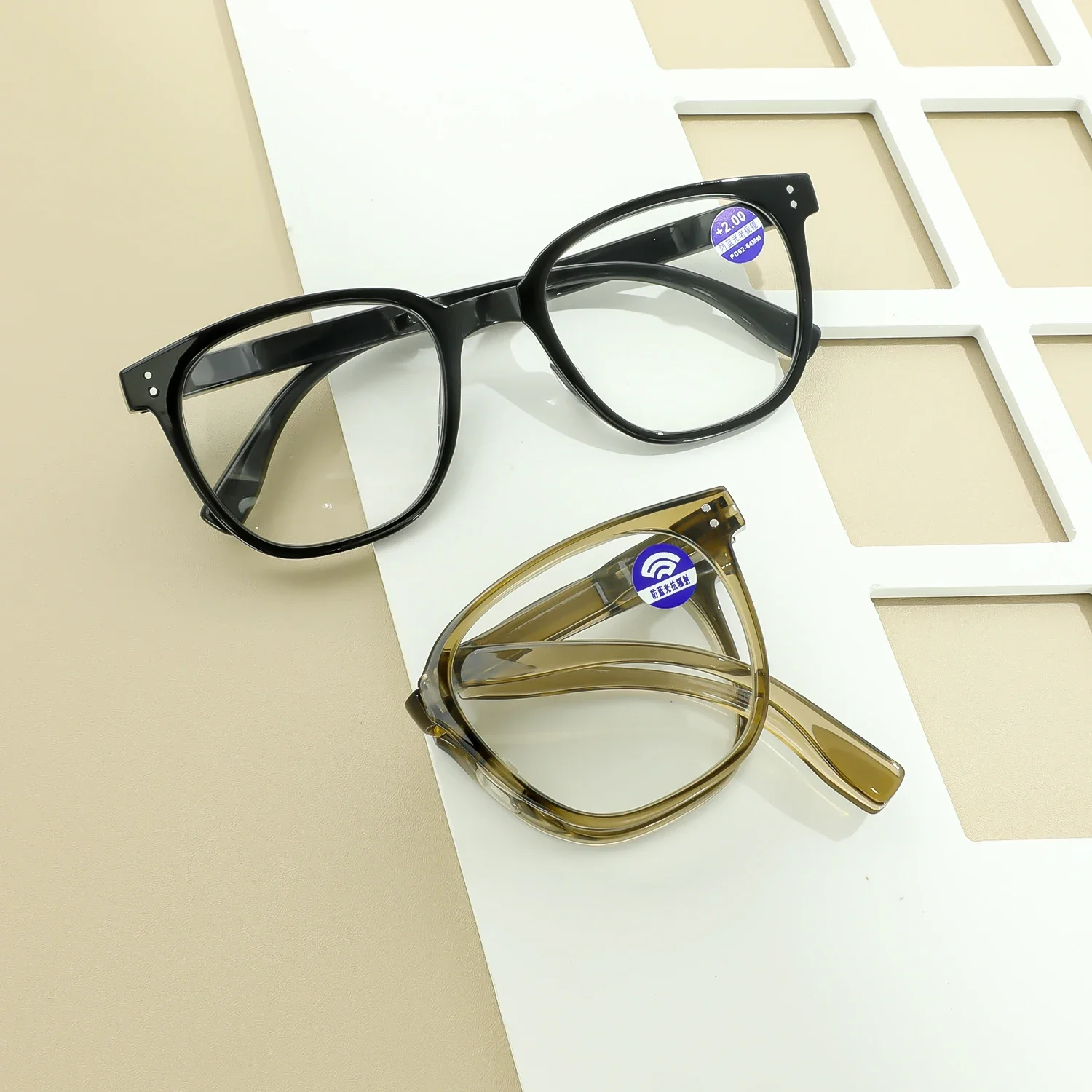 Neue Klapp Presbyopie Lesebrille Anti-blaues Licht Gläser Tragbare Presbyopie Brille Elegante PC Brillen Für Männer