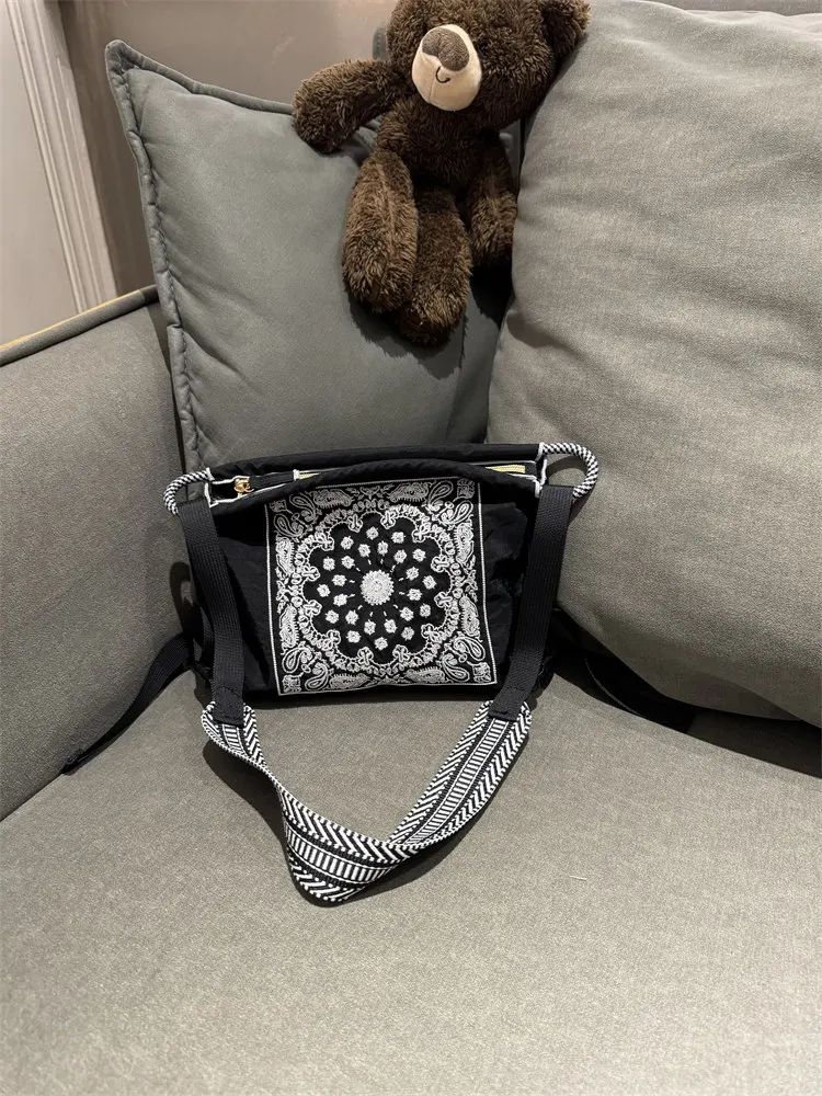 bolsa-de-viagem-leve-com-alca-larga-bordada-estilo-casual-simples-forro-de-lona-com-alca-ia-e-dobravel