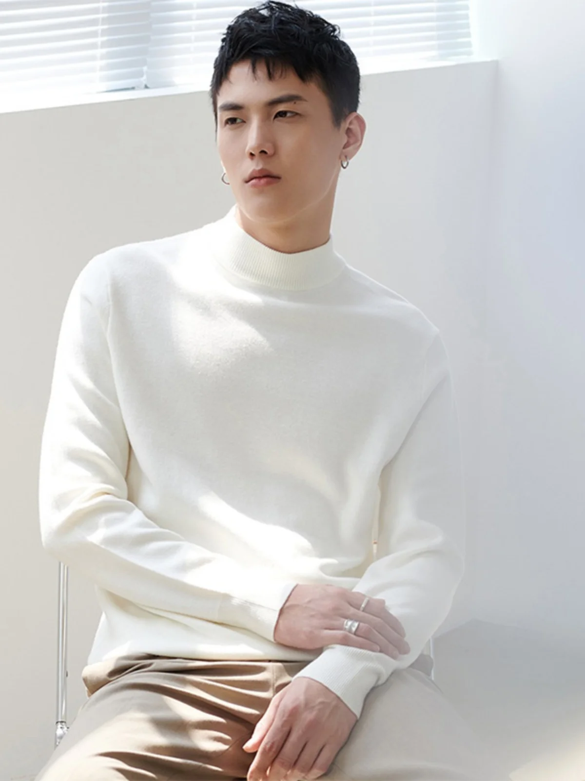 

Мужской осенне-зимний утепленный свитер свободного кроя с высоким воротником, молодежный модный трикотажный свитер с начесом, базовый цвет